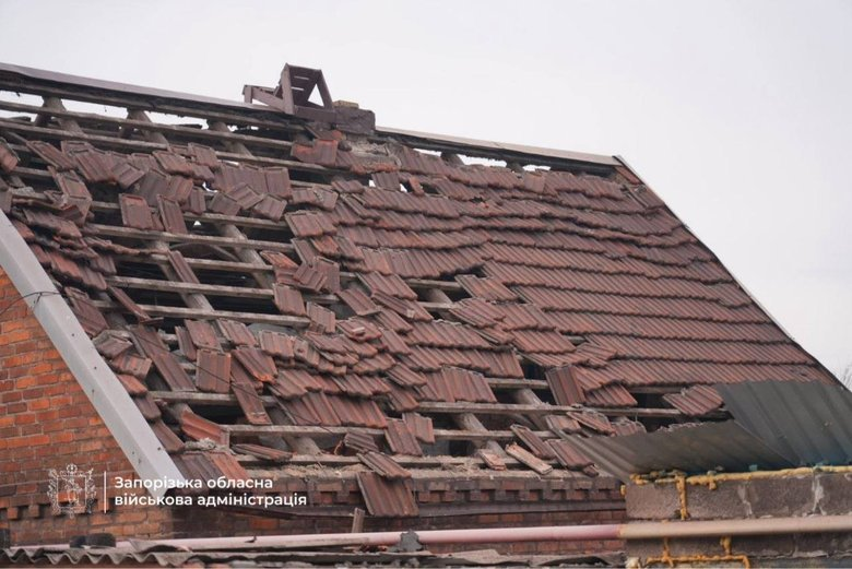 Rusya'nın Zaporijya'ya düzenlediği saldırı sonucunda 2 kişi öldü, 2 çocuk yaralandı.