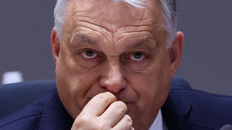 Macaristan, Druzhba boru hattı üzerinden Ukrayna'ya yapılan doğalgaz tedarikini engelliyor. Orban bu konuda şunları söyledi: Ukrayna petrolün hareketini güvence altına almadığı sürece, Macaristan'dan doğalgaz alamayacak.