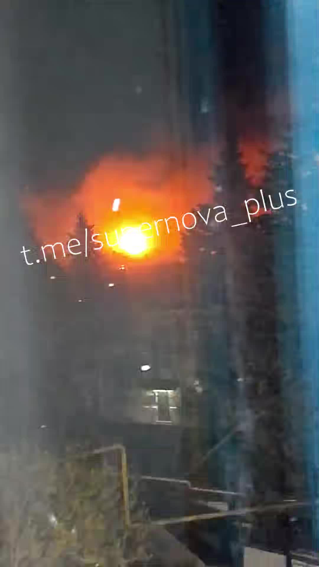 Fire at the oil refinery in Tuapse after explosions overnight