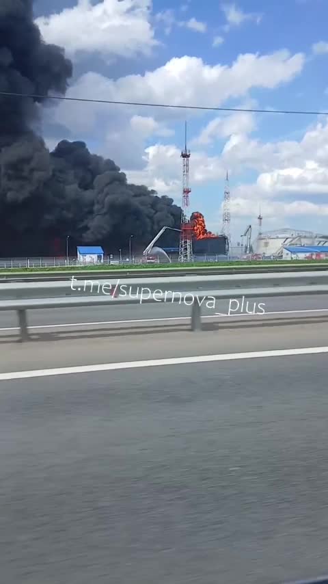 Fire continues at the pumping station in Moscow region