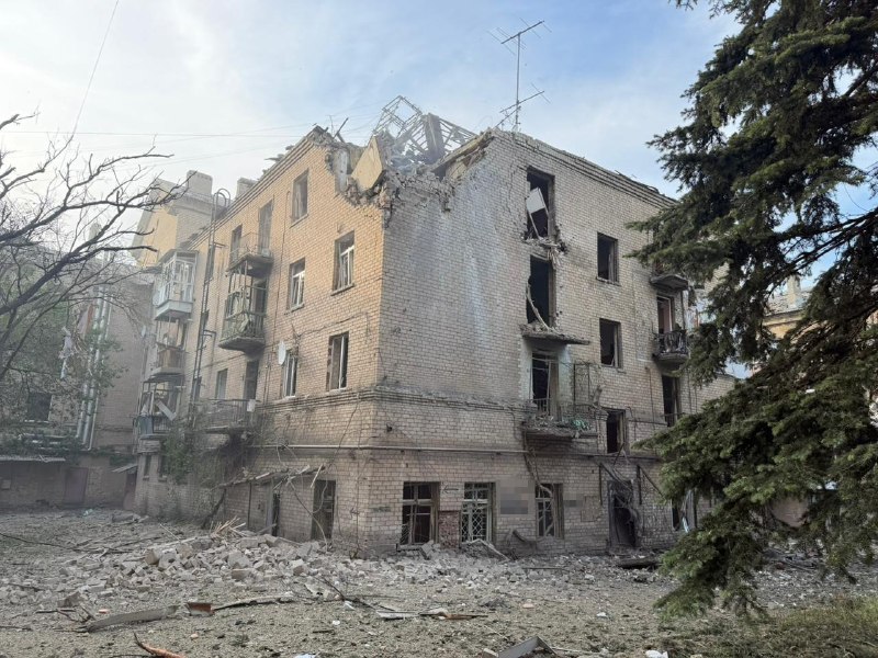 1 person killed, 5 wounded as result of Russian airstrike in Druzhkivka