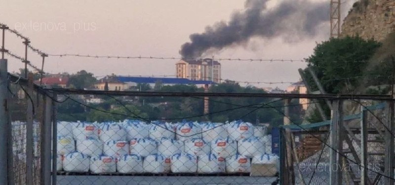 Fire in Sevastopol after explosions this morning