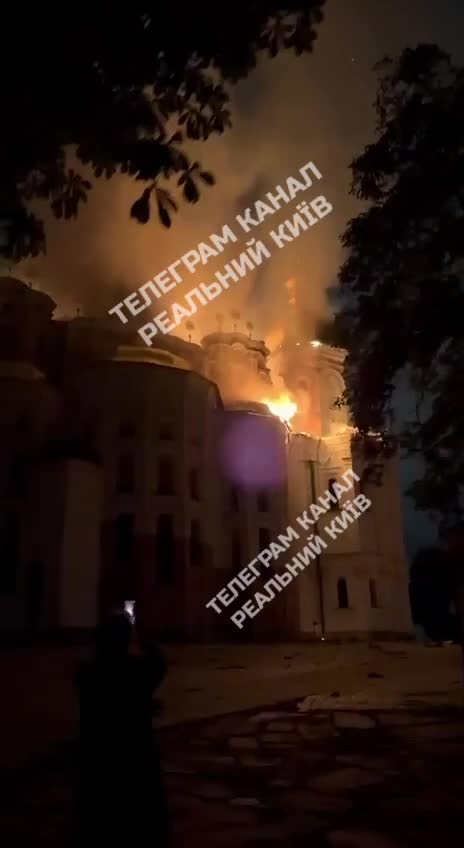 Fire is raging at Kyiv-Pechersk Lavra after Russian strikes