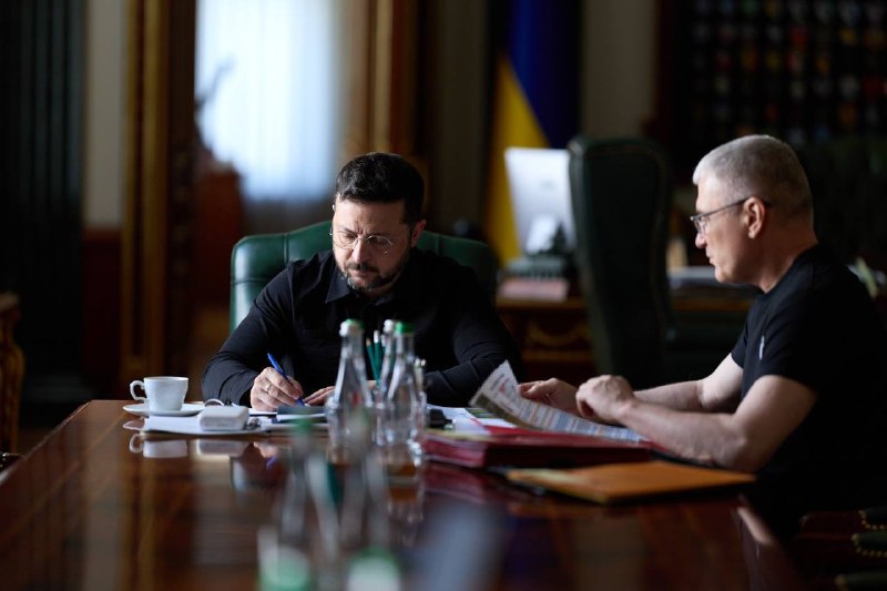 The defense forces have destroyed more than 60 thousand tons of ammunition at the Baltic Fleet arsenal near St. Petersburg, Zelensky said. According to the president, Russia is strengthening air defense around Moscow and the Crimean Bridge, weakening other areas