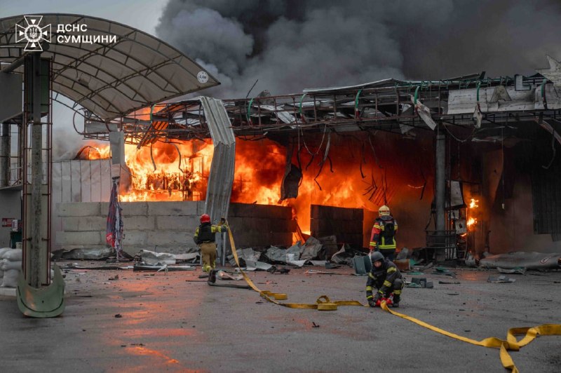4 people wounded as result of drone strike at the fuel station in Sumy