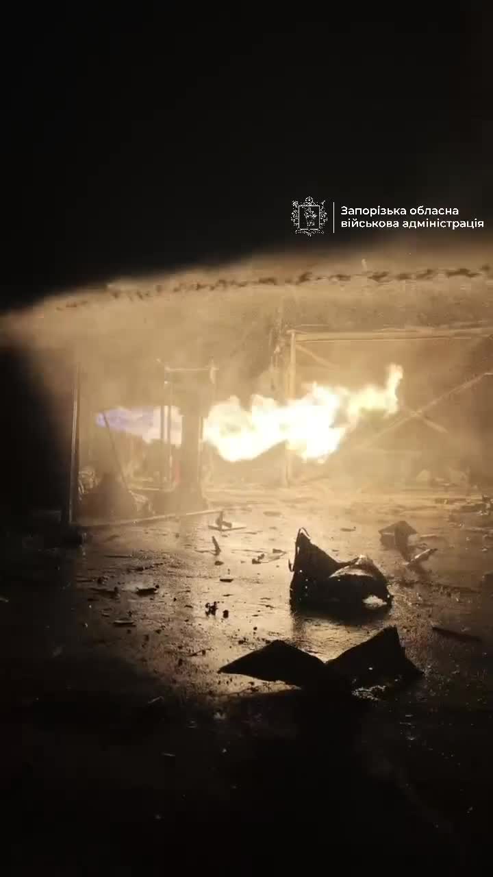 Fuel station is on fire in Zaporizhzia
