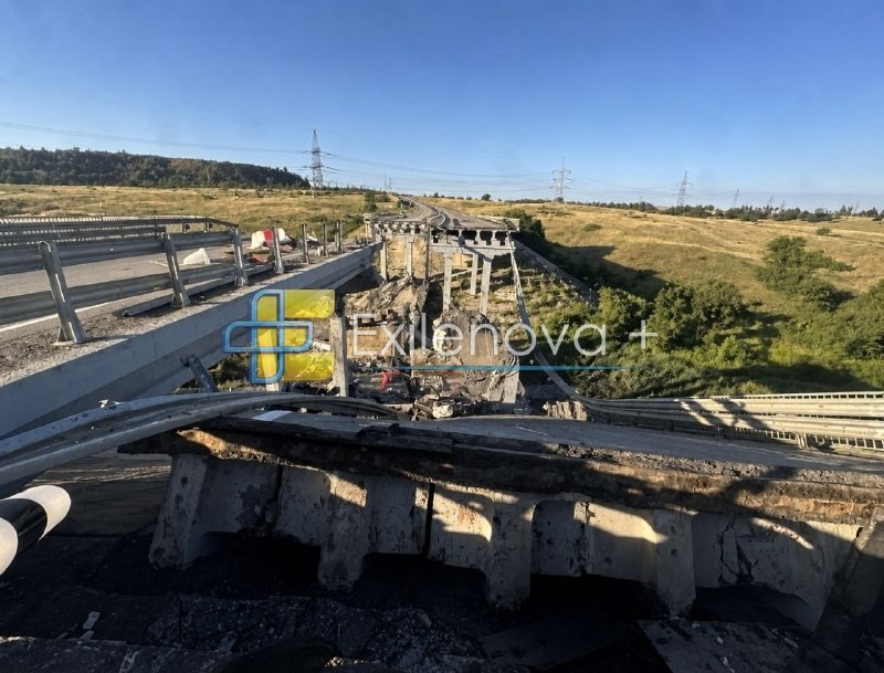 Bridge destroyed at Donetsk-Mariupol highway