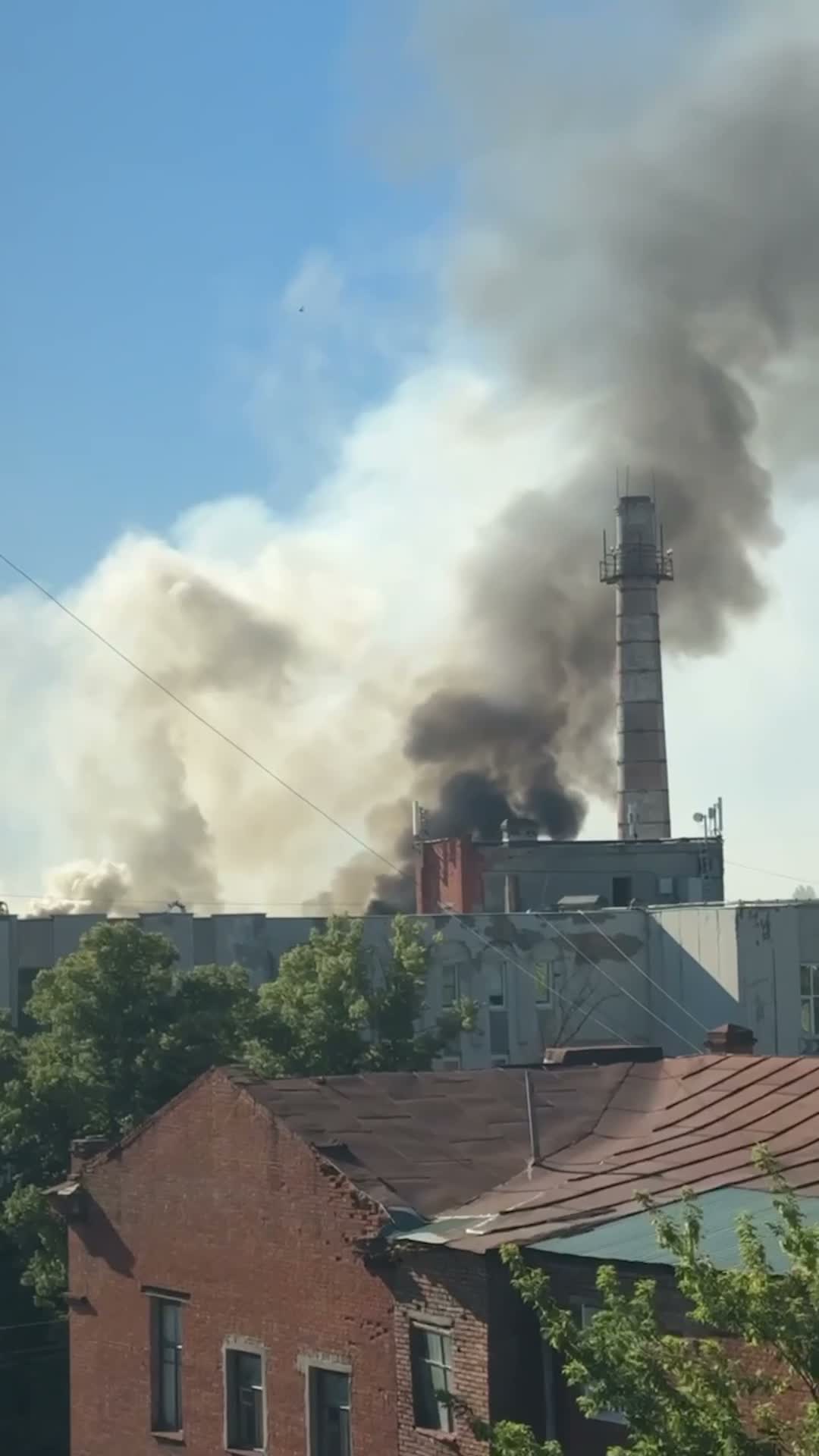 Zelensky: The oil refinery in Ufa, one of the largest Russian lubricant producers, was hit. The distance is over 1,300 kilometers from the front line. Also in the Penza region, a strategic facility of the Russian military-industrial complex, which is engaged in the development and production of components for missile weapons, was hit. The distance to the target is about 600 kilometers from the front line