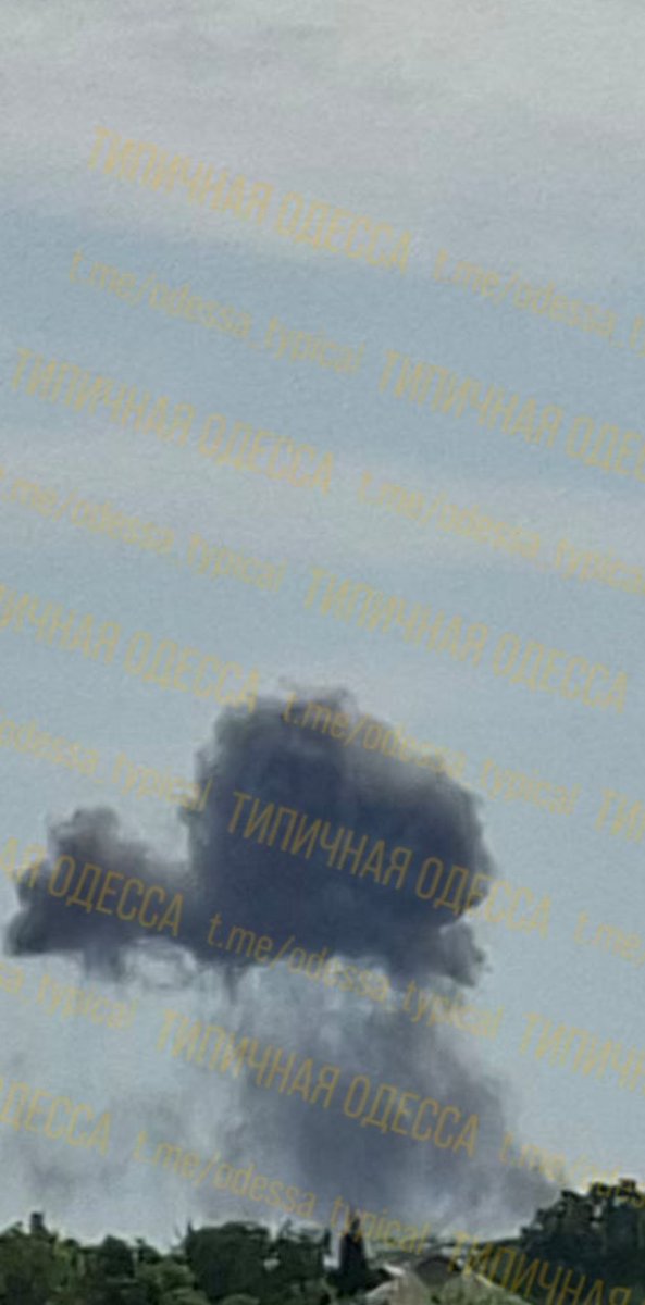 Smoke rising over Odesa after the 2 Oniks supersonic cruise missile impacts