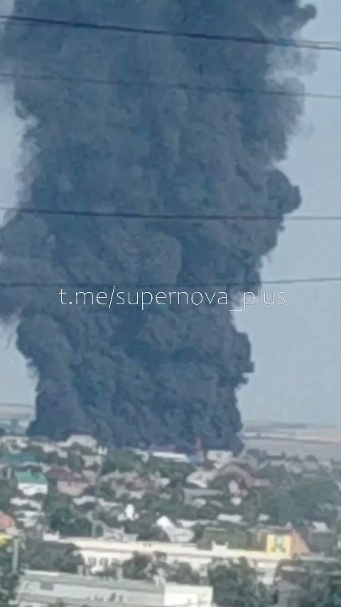 Large fire in Mariupol