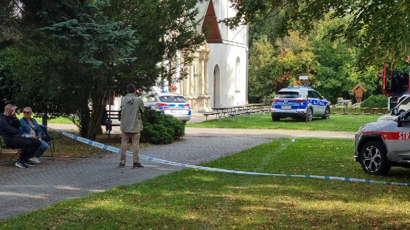 31-year-old Ukrainian national attacked four men and one woman with a knife at the Jaroslaw Abbey in the Polish city of Jaroslaw — priest killed, four people injured. The attacker is in police custody