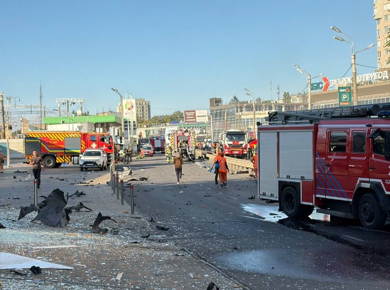 Russia launched overnight and morning attacks on Odesa infrastructure: damage and injuries reported