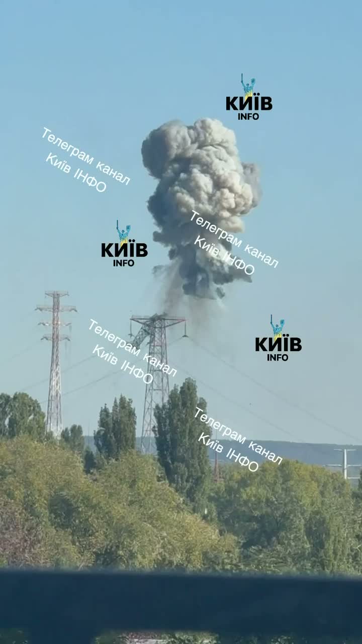 Russia is attacking power lines in Kyiv