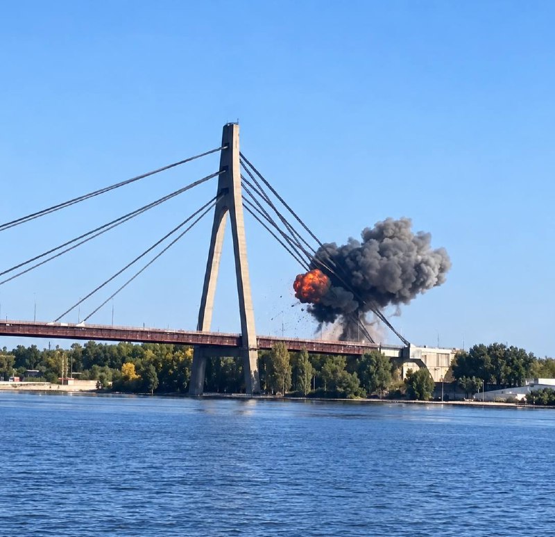 Also, a major heating pipeline has been damaged as a result of the Russian strike. This will temporarily cut off hot water supply in the Desniansky district.